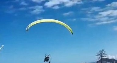 Giresun'da paramotorun denize düşme anı kamerada