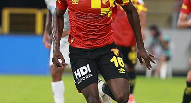 Göztepe'de Dennis Almanya'da gözde