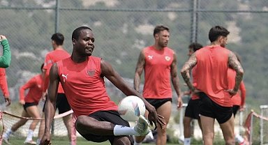 Hatayspor, Göztepe mesaisini sürdürdü