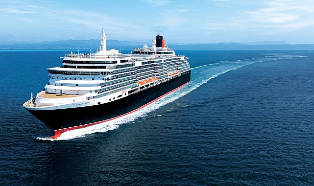 İngiliz Cunard Line'ın ünlü gemisi Queen Victoria, İstanbul'da