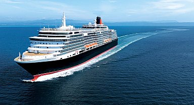 İngiliz Cunard Line'ın ünlü gemisi Queen Victoria, İstanbul'da