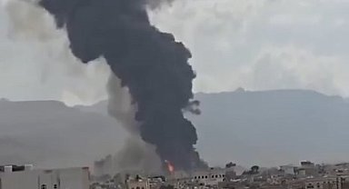 İsrail, Sana Havalimanı'na saldırdı