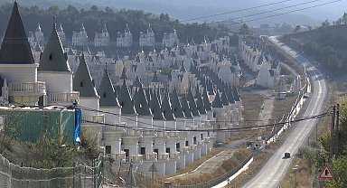 İstanbul - 'Peri Masalı' diye tanıtılan projeyle ilgili dolandırıcılık soruşturması: 13 sanık hakkında 885 yıl hapis talebi