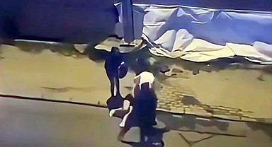 İstanbul - Avcılar'da kadına şiddet kamerada: Tekme tokat darbedildi yerde sürüklendi