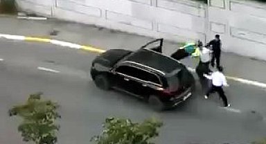 İstanbul - Avcılar'da tekmeli yumruklu trafik kavgası kamerada