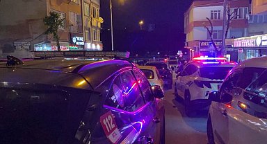 İstanbul - Bağcılar'da iş yerine düzenlenen silahlı saldırıda 5 kişi yaralandı