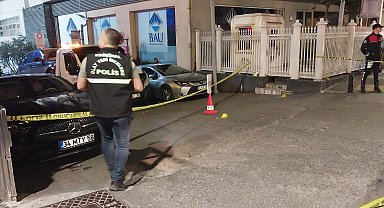 İstanbul - Beşiktaş'ta park yerinden çıkan otomobile silahlı saldırı