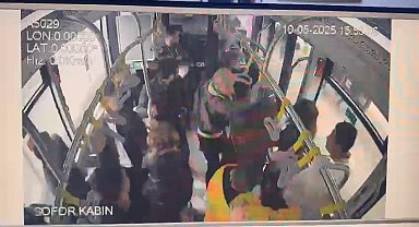 İstanbul - Beylikdüzü'ndeki metrobüs kazası araç içi kamerasında - 3 Şoför mahallinden görüntü