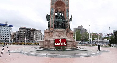 İstanbul- DİSK'ten Taksim Meydanı'nda basın açıklaması