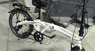 İstanbul - Fatih'te bisikletinden uyuşturucu çıkan şüpheli gözaltına alındı