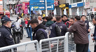 İstanbul - Kadıköy'de miting öncesi toplanmalar başladı