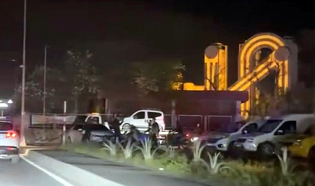 İstanbul - Küçükçekmece D-100 yan yolda yüksek sesle müzik yayını yapanlara denetim