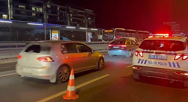 İstanbul - Küçükçekmece'de kaza yapıp kaçmaya çalışan alkollü sürücü, diğer sürücüler tarafından darbedildi