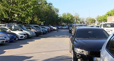 İstanbul - Pazar günü sıcak havayı fırsat bilenler park ve sahillere akın etti