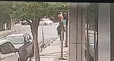 İstanbul - Sancaktepe'de otomobilin iş yerine girdiği anlar kamerada Ek görüntülerle