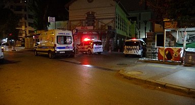 İzmir'de, husumetlilerinin silahla vurduğu eğlence mekanı işletmecisi yaralandı
