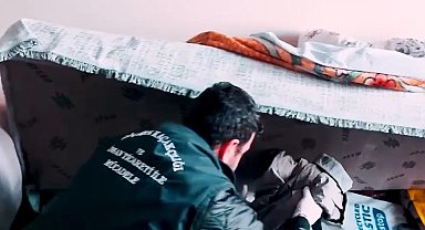 Kaçak göçmenlere sahte belge düzenleyen şüphelilere operasyon: 2 tutuklama