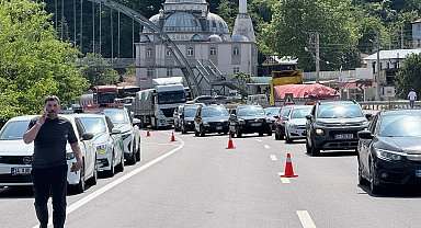 Kamyonet cipe arkadan çarptı; 2 yaralı