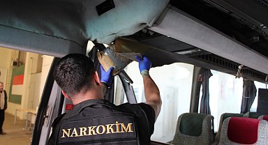 Kapukule'de otobüsteki 77 kilo uyuşturucu hapı Neptun buldu
