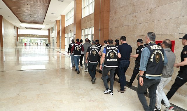 Kiralık şirket araçlarını sahte sözleşmeyle satıp, 120 milyon lira dolandırdılar; 4 tutuklama