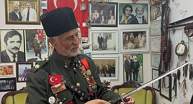 Kurtuluş Savaşı'nda mücadele eden dedesinin malzemeleriyle evin odasını müzeye çevirdi