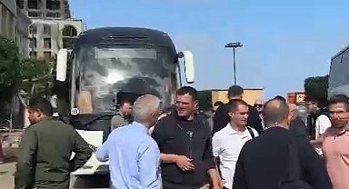 Libya'da bulunan Türk iş insanları, elçilik ve dışişleri bakanlığı girişimi ile yurda getiriliyor