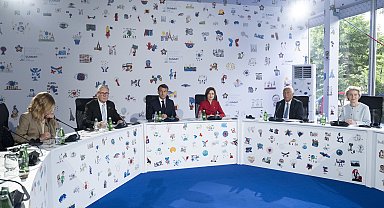 Macron: Trump, İstanbul'daki görüşmelerin sonuçlarını Rusya ile görüşmeyi planlıyor