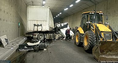 Malatya'da, duvara çarpan TIR'ın sürücüsü yaralandı