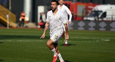 Manisa FK'da Ramirez takımı sırtladı