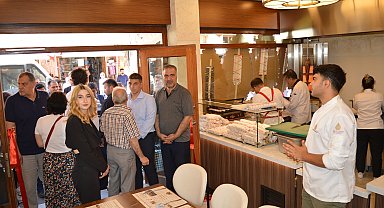 Mardin'de açılan 'Gönül Mutfağı'nın geliri Hatay'daki öğrencilerin öğle yemeğinde kullanılacak