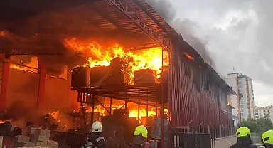 Mersin'de elektronik eşya fabrikasında yangın