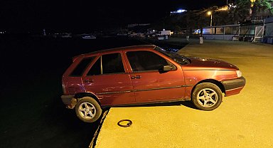 Otomobiliyle denize düşmekten son anda kurtarıldı