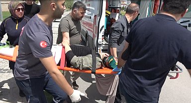 Parkta cebindeki tabancayı çıkarırken kendini vuran Feyza, yaralandı