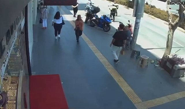 Polisin durdurduğu sürücü, arkadaşını ve motosikletini bırakıp kaçtı