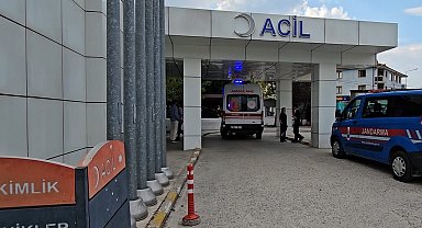 Sakarya'da, maskeli şüphelilerin silahlı saldırısına uğrayan 2 kişi yaralandı