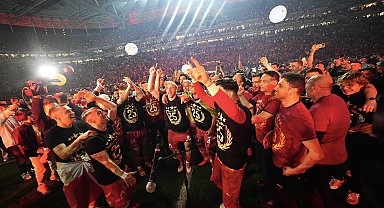 Şampiyon Galatasaray, kupasını pazar günü Yenikapı'da alacak