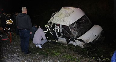 Samsun'da minibüs şarampole devrildi; 1 ölü, 4 yaralı