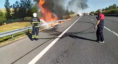 Şanlıurfa'da akaryakıt yüklü tanker devrildi; yangın çıktı