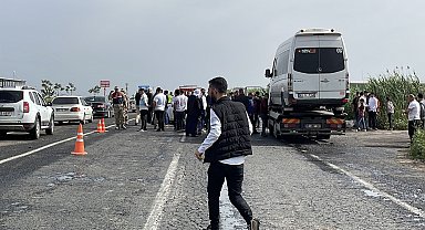 Şanlıurfa'da minibüs ile otomobil çarpıştı: 5 yaralı
