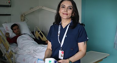 Sibel Hemşire, hastalara sesiyle deva oluyor