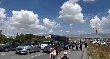 TEKNOFEST'in son gününde yoğunluk devam ediyor; Metrelerce araç kuyruğu oluştu