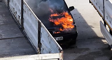 TIR garajında park halindeki otomobil yandı