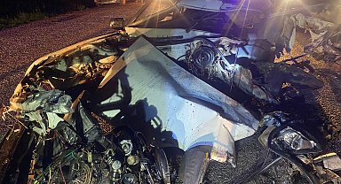 Tokat'ta iki otomobil kafa kafaya çarpıştı: 1 ölü, 2 yaralı