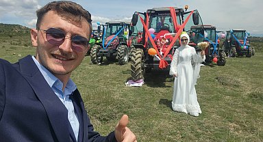 Traktör konvoylu düğün