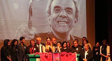 Türk sinemasının usta ismi Ali Özgentürk son yolculuğuna uğurlandı