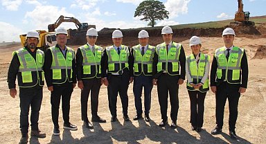 Tuzla Kaymakamı Ümit Hüseyin Güney, Biyoteknoloji Vadisi'ni ziyaret etti