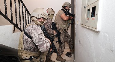 Vatandaşların banka bilgilerini yasa dışı bahis sitelerine veren şebeke çökertildi; 9 tutuklama