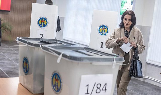 Moldova'da halk parlamento seçimi için sandık başında