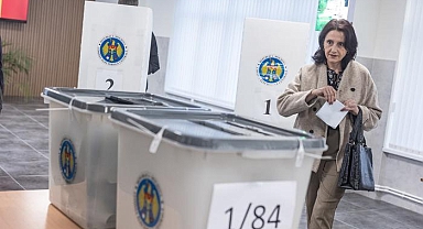 Moldova'da halk parlamento seçimi için sandık başında