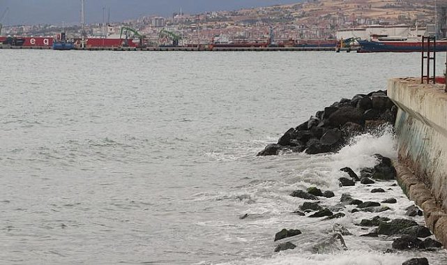 Tekirdağ'da poyraz 3 gündür deniz ulaşımını olumsuz etkiliyor